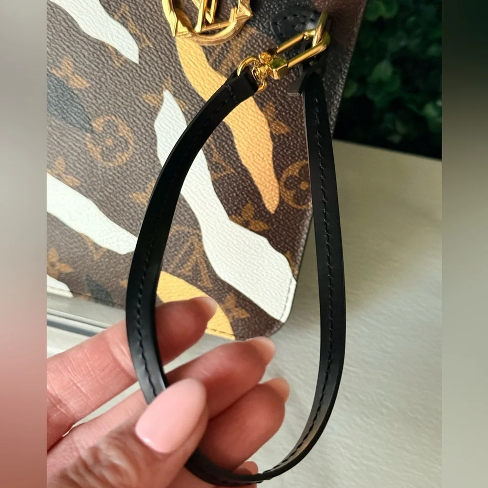 Louis Vuitton Monogram Limited Edition League of Legends Neverfull Pouch